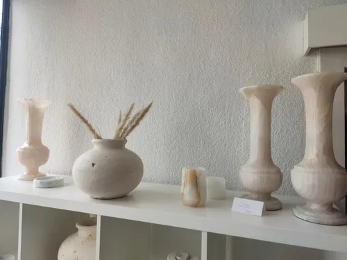 Naturstein Vasen aus Travertin und Onyx