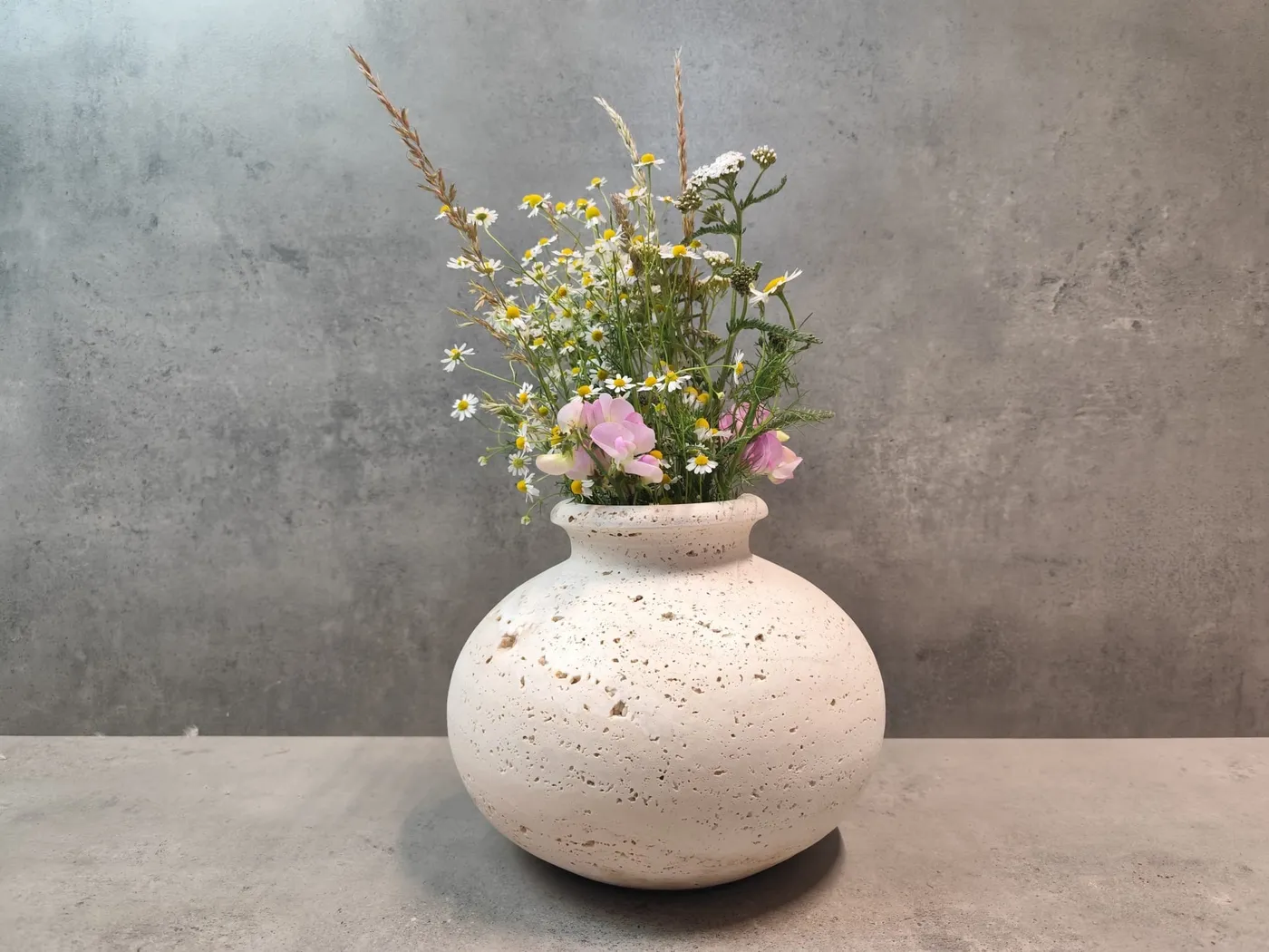 Exklusive Travertin-Vase "Amphora" – Ansicht 1