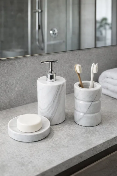 Accessoires | Marmor Seifenspender Set "Exquisite" – Ansicht 1
